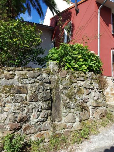 Restos del antiguo horreo