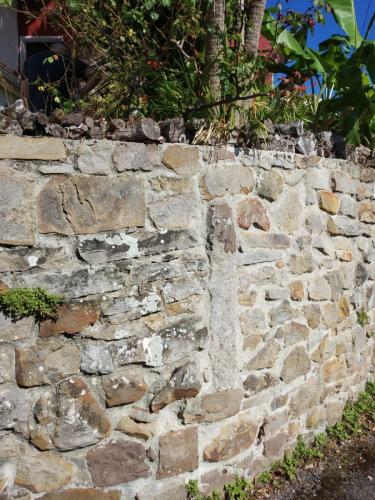 Restos del antiguo horreo